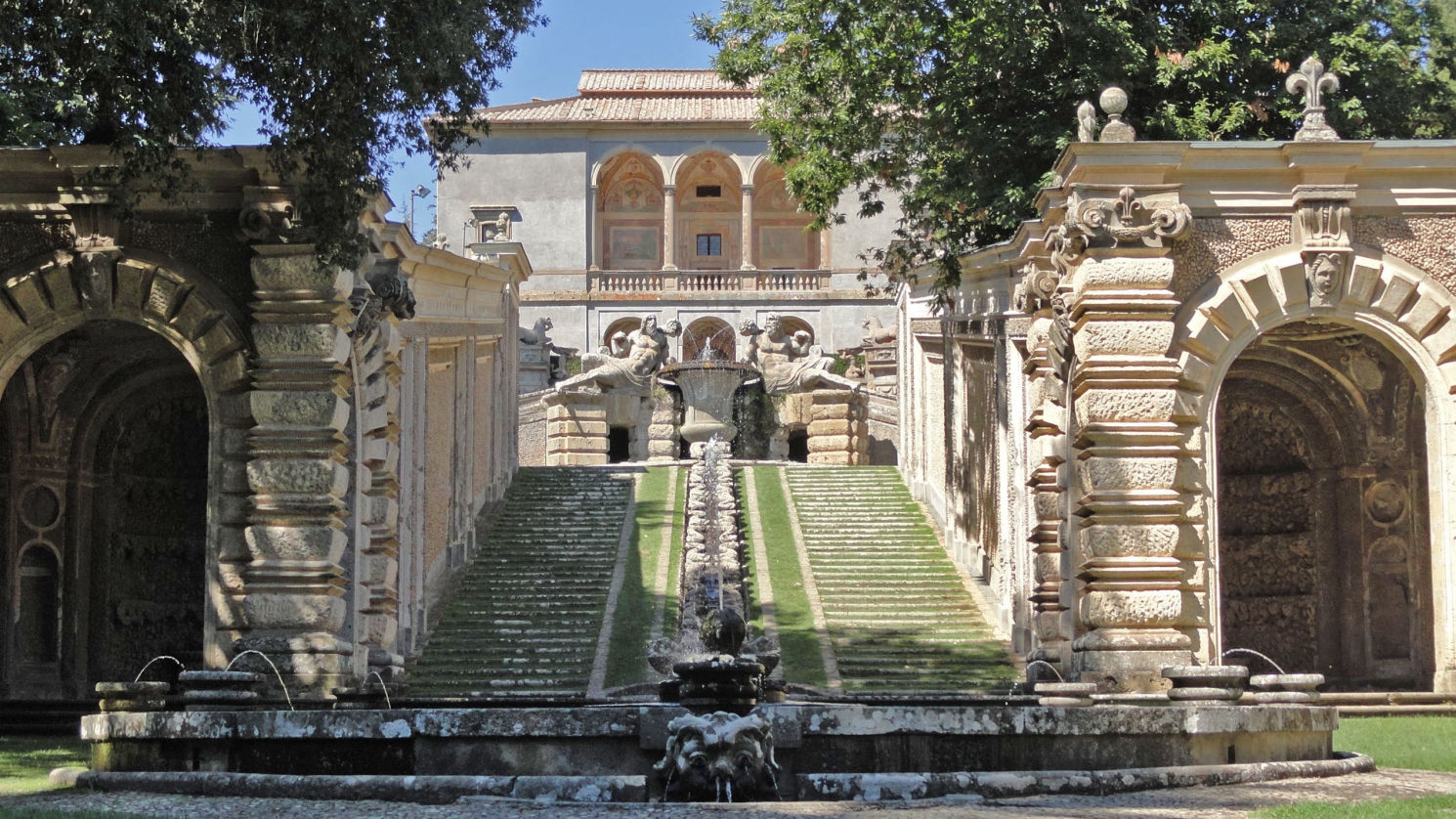 palazzo farnese a caprarola