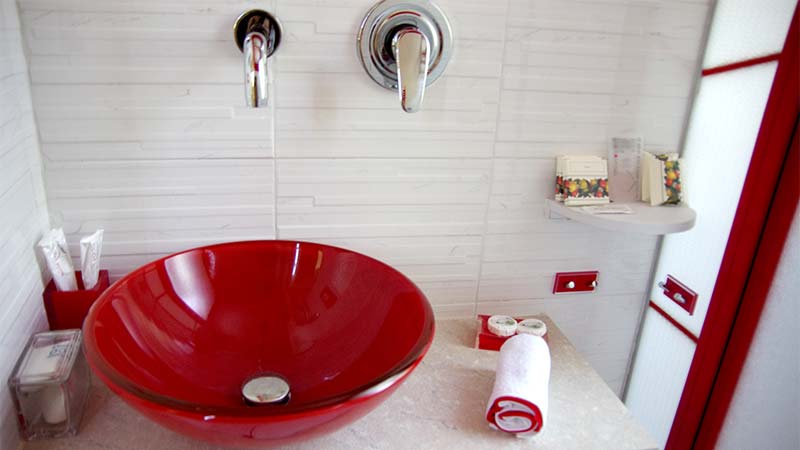 bagno stanza rossa